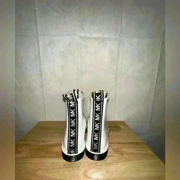 Michael Kors Black & White Tavie Logo Tape Combat Rain Boots Womens Size 9 - Picture 4 of 8
